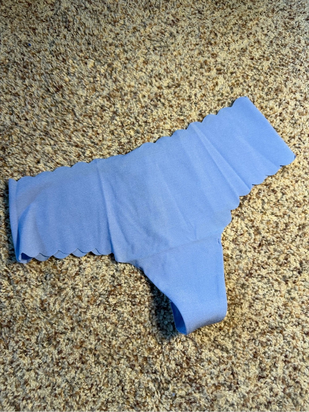 Victoria's Secret Periwinkle Scallop-Trim thong size S NWT